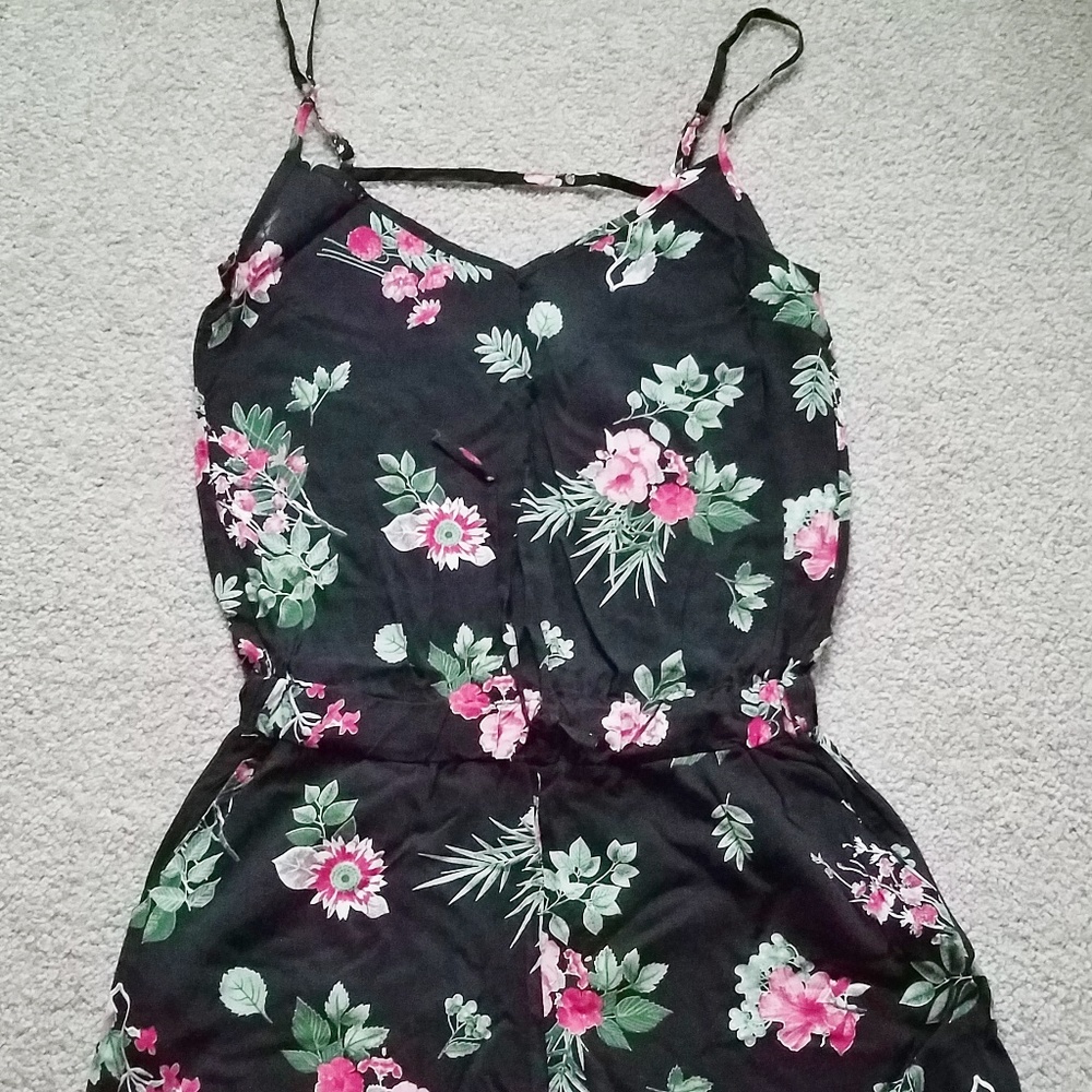 Cute New Black Floral Romper